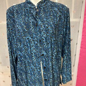 #127 Jennifer Moore JM Blue Button-Down Dress Shirt with Black Details